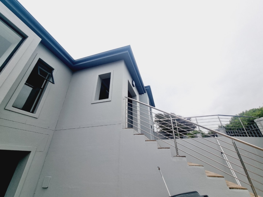 5 Bedroom Property for Sale in Sandown Western Cape